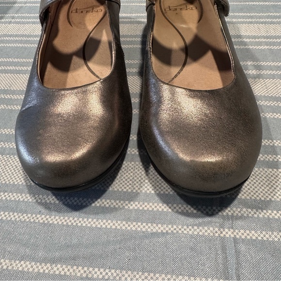 Dansko light bronze/tanish 2 toned textured Leather Women's Shoes - Picture 9 of 13